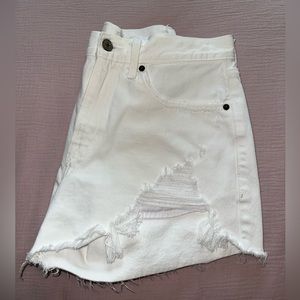 Abercrombie Mid-Rise Boyfriend Shorts White Denim